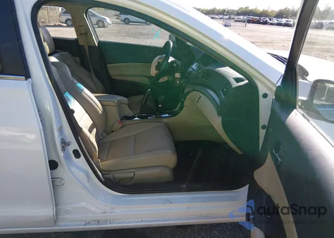 2013 Acura Ilx 2.0L из США, поврежденный, VIN 19VDE1F55DE012033